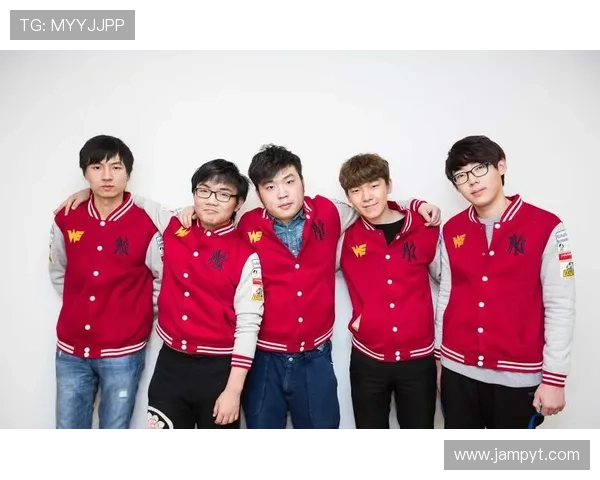 《回顾LOL中国战队辉煌历程:几度捧起世界冠军奖杯》 《回顾LOL中国战队辉煌历程:几度捧起世界冠军奖杯》