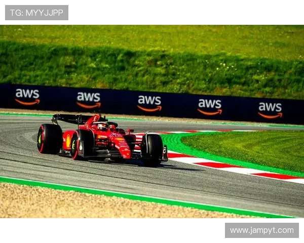 F1赛季最新动态解析 各车队表现出色 引发赛道激烈角逐 F1赛季最新动态解析 各车队表现出色 引发赛道激烈角逐